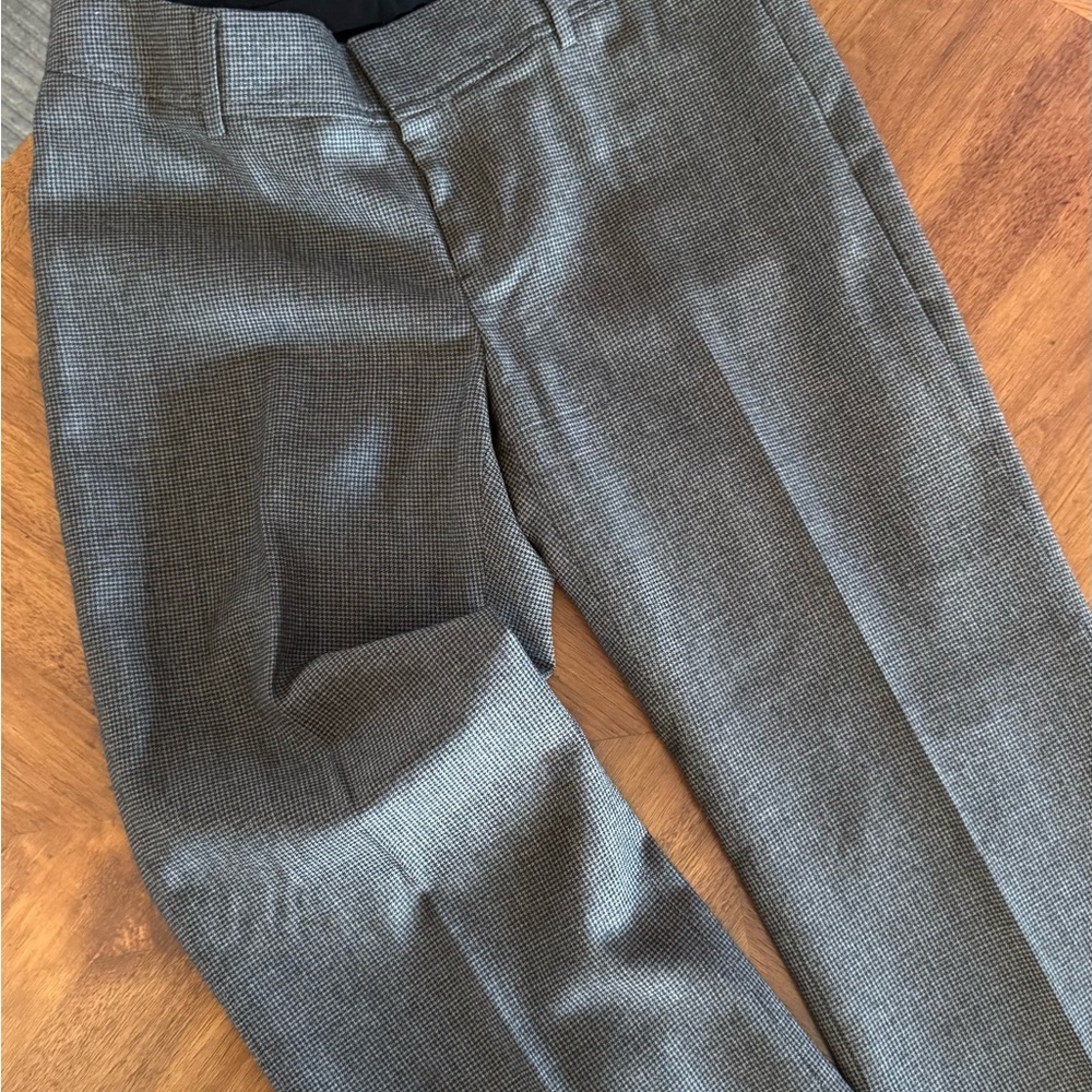 Banana Republic subtle warm light and dark grey Houndstooth Pants